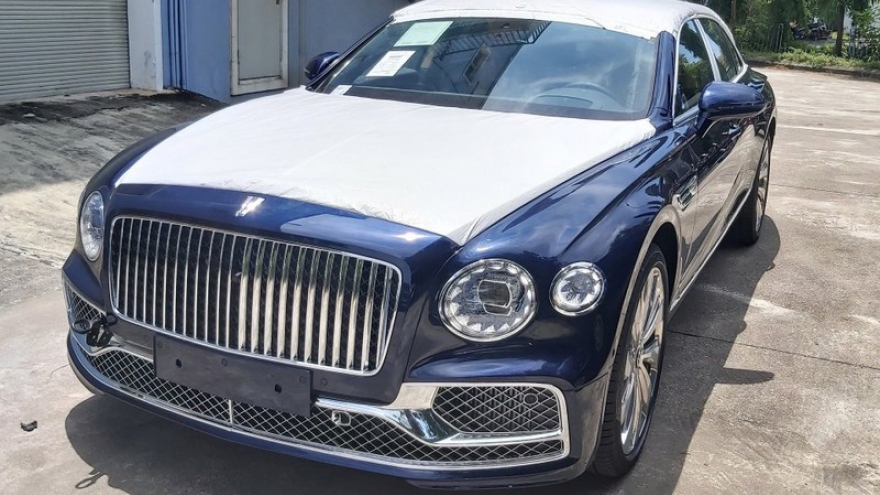 Bentley Flying Spur thế hệ mới đặt chân đến Việt Nam, giá trên 30 tỷ Đồng