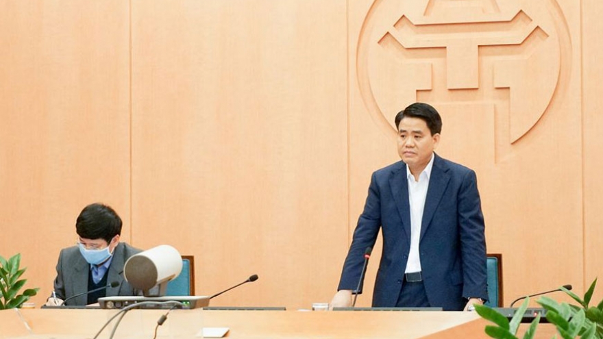 “Nguy cơ dịch bệnh từ nhóm có thu nhập cao, công chức tự ý mua thuốc“