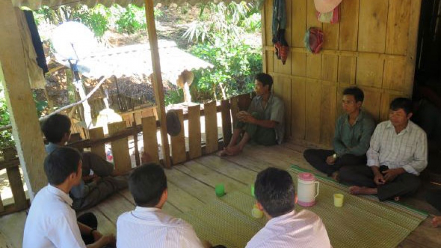 ​Hàng trăm hộ đồng bào nghèo Quảng Ngãi bị cán bộ xã ăn chặn tiền hỗ trợ