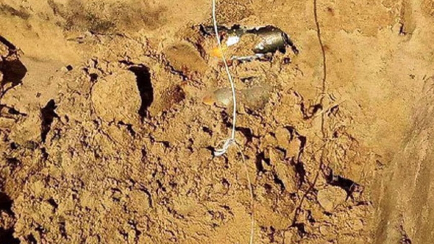 Cuốc trúng lựu đạn khi đi làm rẫy, nạn nhân bị đa chấn thương