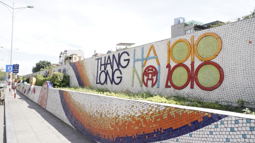 Phá dỡ một đoạn con đường gốm sứ là việc cực chẳng đã