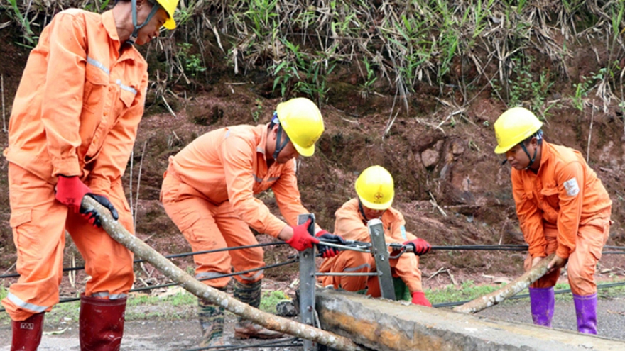 Lai Châu chủ động đảm bảo an toàn lưới điện mùa mưa lũ