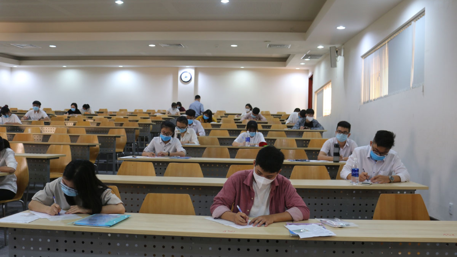 Hơn 40.000 thí sinh ở TP HCM bắt đầu làm bài thi đánh giá năng lực  ​
