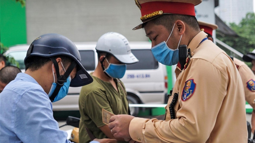 Lái xe cần mang những giấy tờ gì để không bị phạt?