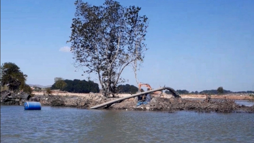 Hơn 20 hộ dân xóm Dòng Than bị ảnh hưởng do thi công cảng nội địa