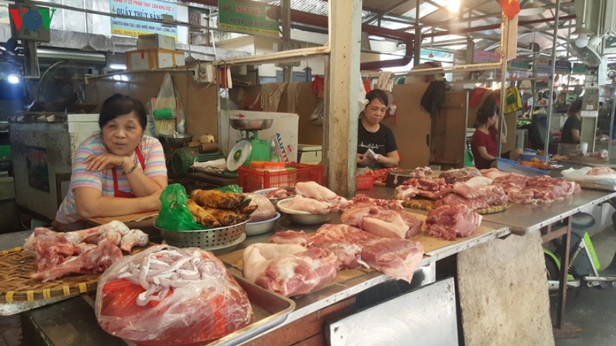 Thủ tướng yêu cầu giải quyết căn cơ giá thịt lợn