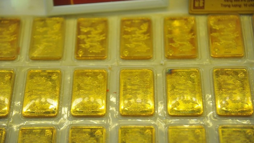 Giá vàng đầu tuần giảm mạnh, rời xa mốc 49 triệu đồng/lượng