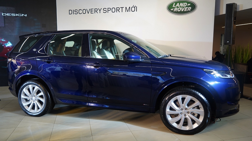 Jaguar XE và Land Rover Discovery Sport chốt giá từ 2,61 tỷ đồng