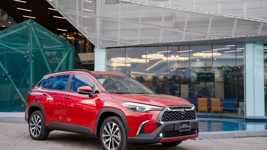 Toyota Corolla Cross chốt giá từ 720 triệu đồng