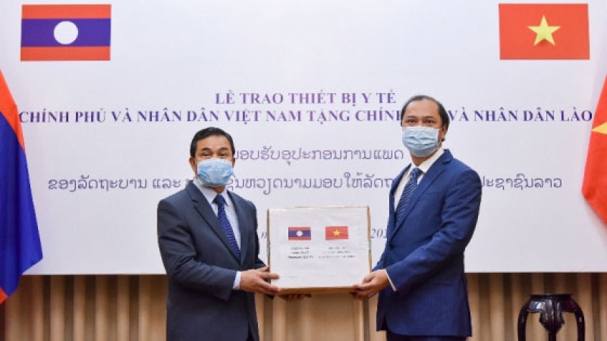 Bộ trưởng Y tế Lào cảm ơn Việt Nam hỗ trợ phòng chống Covid-19