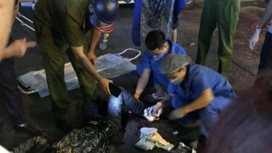 Công an điều tra vụ người đàn ông bị chém gục giữa đường phố Hà Nội