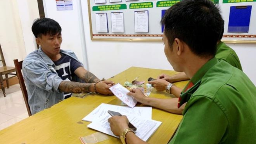 Kẻ tàng trữ ma túy xin hối lộ 100 triệu đồng để trốn tội