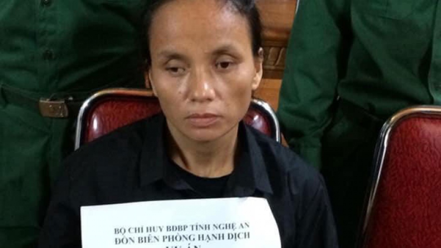 “Nữ quái” 41 tuổi “dắt lưng” 15 gói ma túy