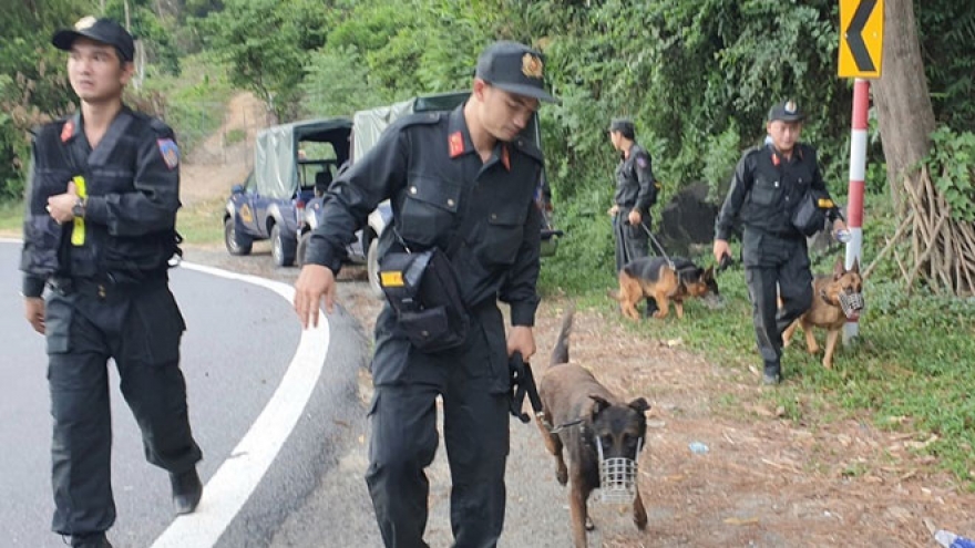 Huy động chó nghiệp vụ truy bắt nhiều giờ kẻ lẩn trốn ở đèo Hải Vân