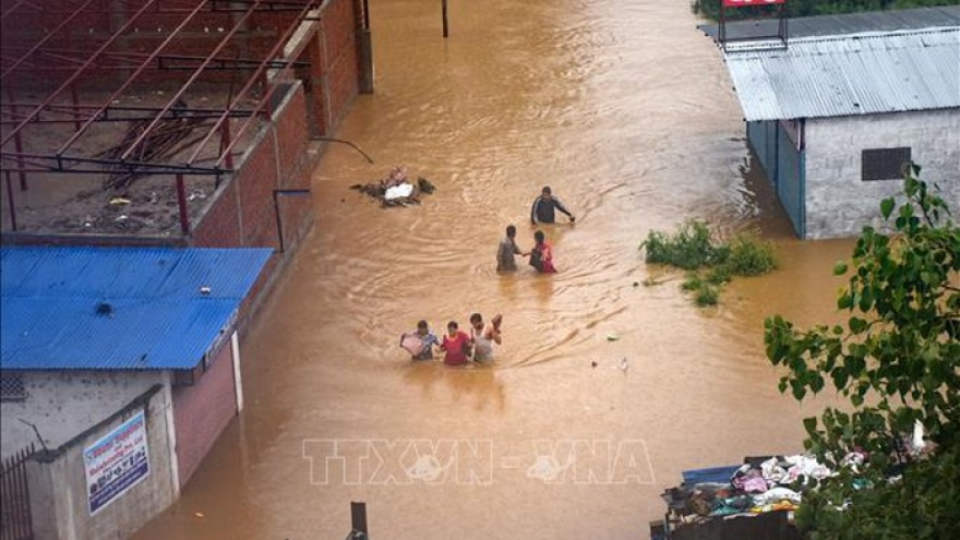 Lũ lụt, lở đất ở Nepal làm hơn 40 người chết