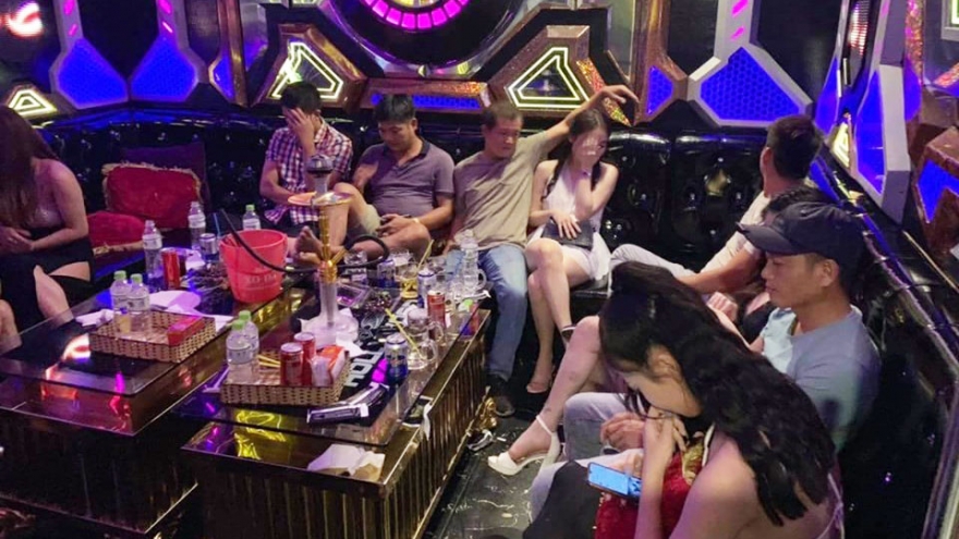 Hàng chục đối tượng sử dụng ma túy trong quán karaoke Hollywood