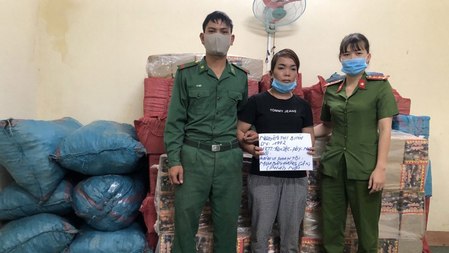 Bắt giữ đối tượng tàng trữ hơn 1 tấn pháo trong hầm nhà  ​