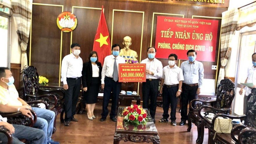 Liên đoàn Luật sư trao tiền ủng hộ phòng, chống Covid-19 cho Quảng Nam, Đà Nẵng