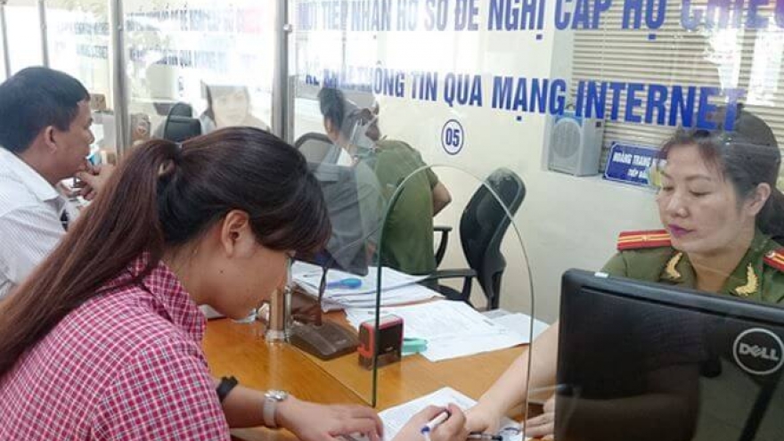 Giảm phí từ 20 – 50% với một số dịch vụ xác minh giấy tờ, cấp hộ chiếu