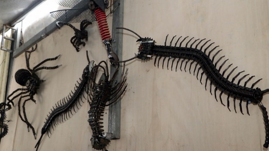 Người thợ Campuchia biến sắt vụn trở thành tác phẩm nghệ thuật