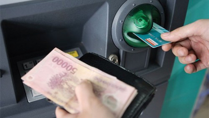 Hà Nội đẩy mạnh trả lương hưu, trợ cấp BHXH qua thẻ ATM