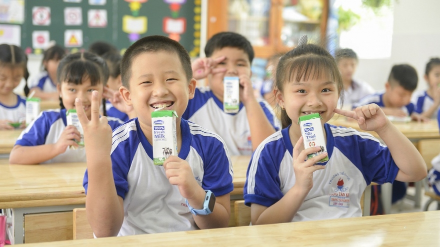 Niềm vui uống sữa học đường an toàn tại TPHCM