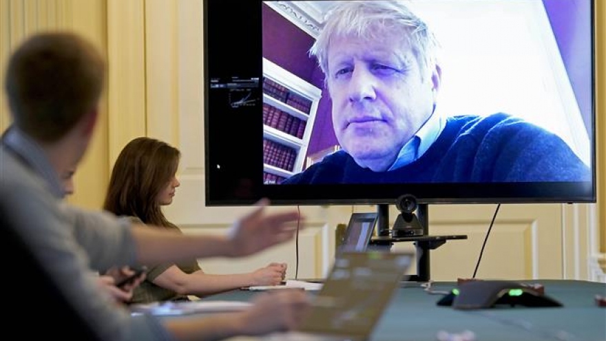 Thủ tướng Anh Boris Johnson chưa phải dùng máy thở