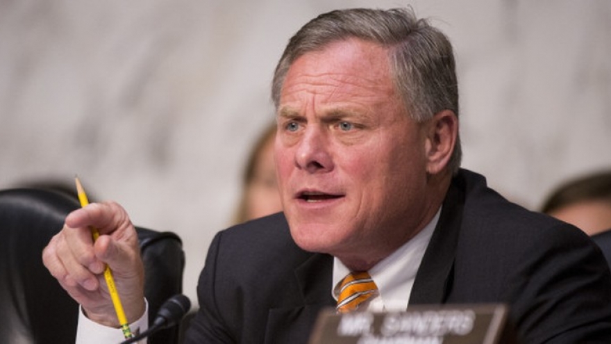 Chủ tịch Ủy ban Tình báo Thượng viện Mỹ từ chức