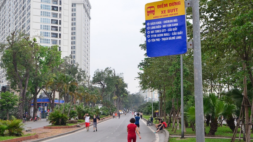Đường xe buýt thành nơi thể dục, người dân Hà Nội vẫn chủ quan trước dịch