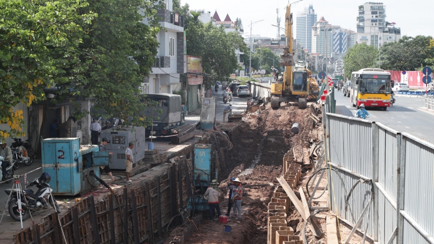 Phá dỡ 600m "con đường gốm sứ" ven sông Hồng để phục vụ dự án