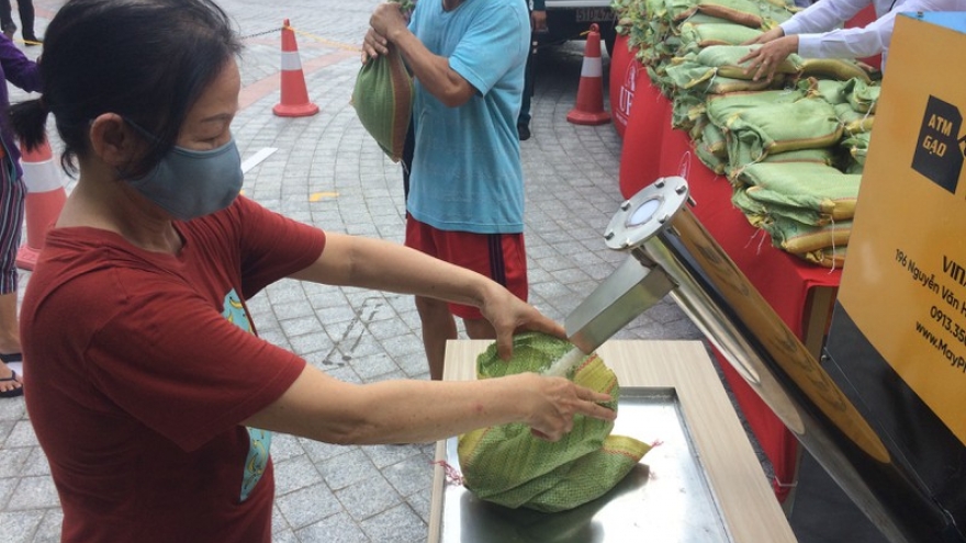 Báo chí quốc tế “giải mã” bí quyết chiến thắng dịch Covid-19 của Việt Nam