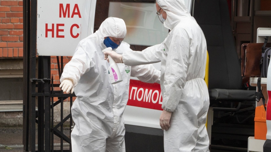 Vội vã mở cửa kinh tế, nhiều nước có thể chịu đỉnh dịch Covid-19 thứ 2