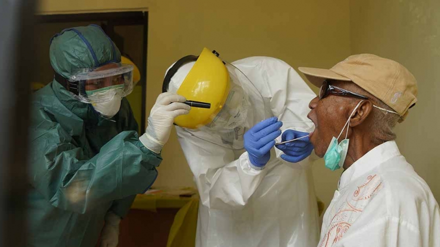 Covid-19: Thế giới vượt mốc 7 triệu ca mắc, gần 405.000 ca tử vong