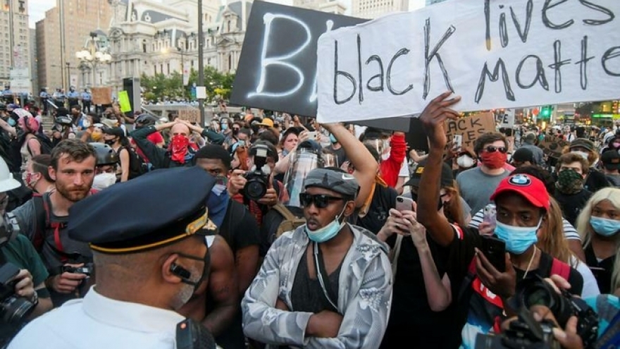 Gần một nửa số bang ở Mỹ ghi nhận số ca mắc Covid-19 tiếp tục tăng