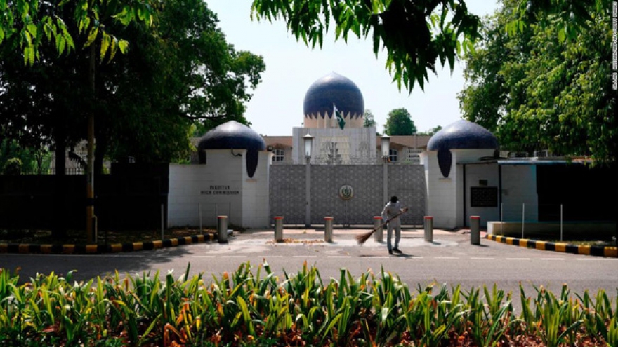 Ấn Độ rút một nửa nhân viên ngoại giao ở Pakistan về nước