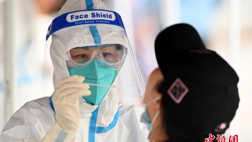 Bắc Kinh (Trung Quốc) truy tìm virus gây bùng phát dịch Covid-19