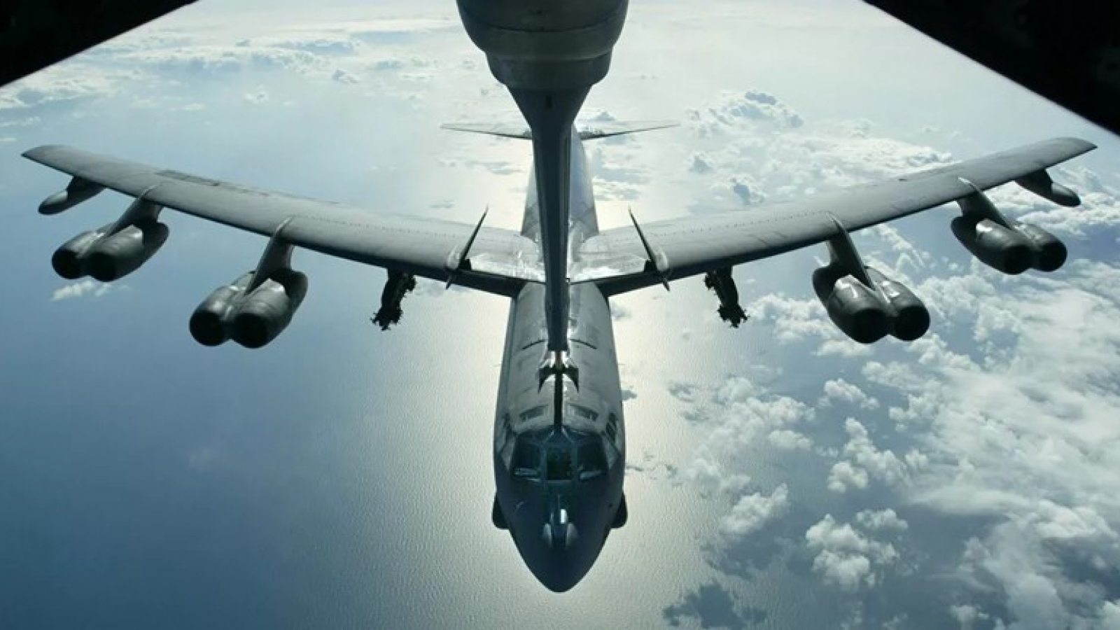 Chiến đấu cơ Su-30 của Nga chặn 3 máy bay quân sự Mỹ trên Biển Đen