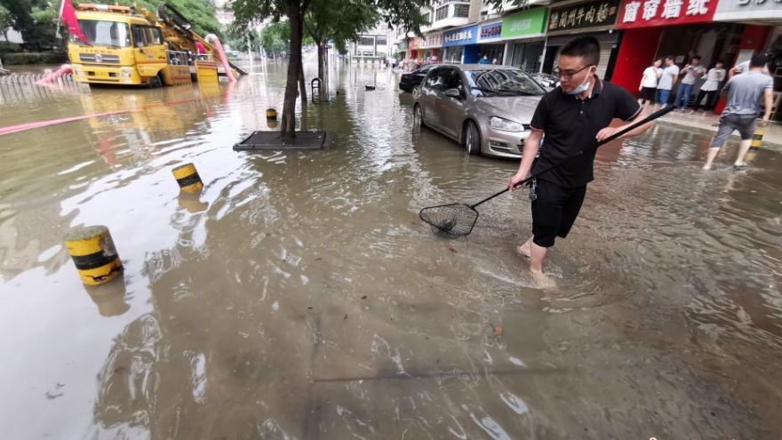 Trung Quốc tiếp tục cảnh báo mưa lớn ngày thứ 30 liên tiếp