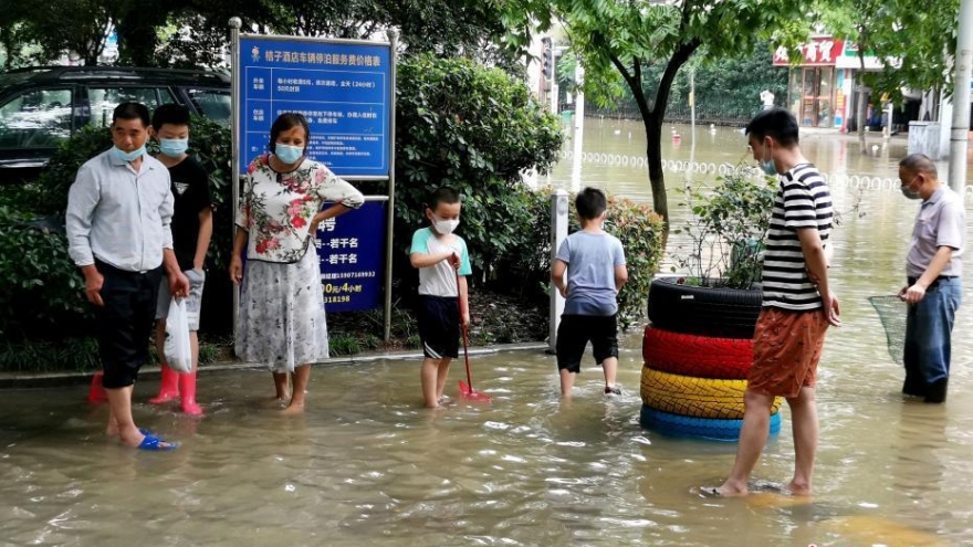 Ảnh: Đợt mưa lũ lịch sử, tàn phá nhiều khu vực ở Trung Quốc