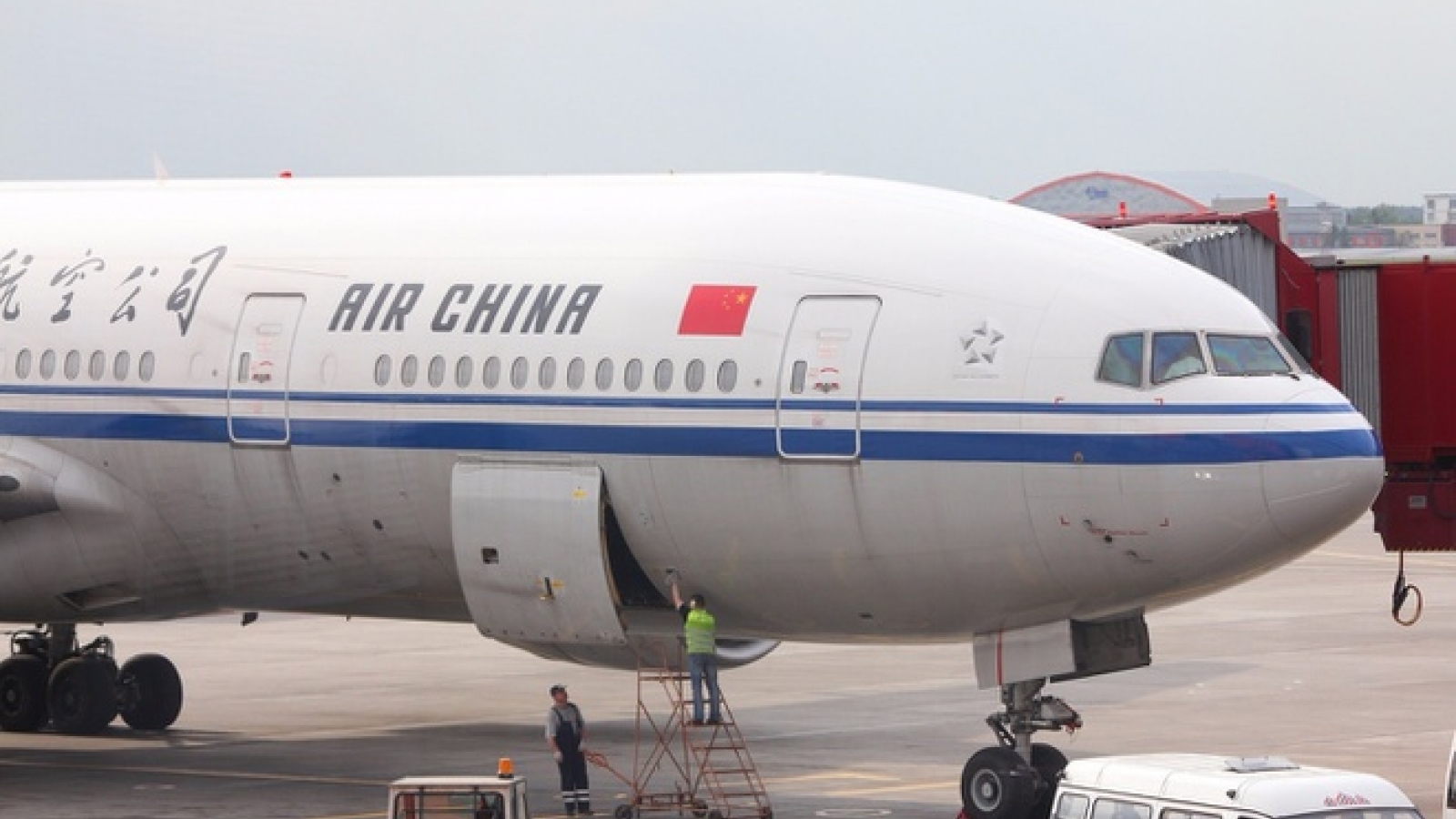 Pháp hạn chế các chuyến bay của Trung Quốc đến Thủ đô Paris