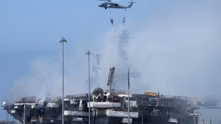 Hải quân Mỹ căng mình dập đám cháy tàu chiến Mỹ ngày thứ 2 liên tiếp