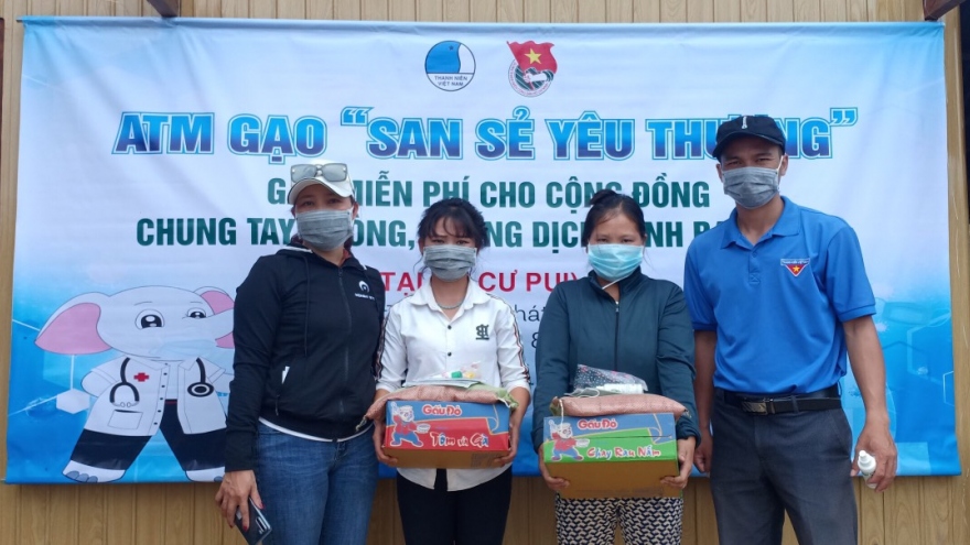 Hỗ trợ thiết bị y tế, nhu yếu phẩm cho người dân cách ly bạch hầu ở Đắk Lắk