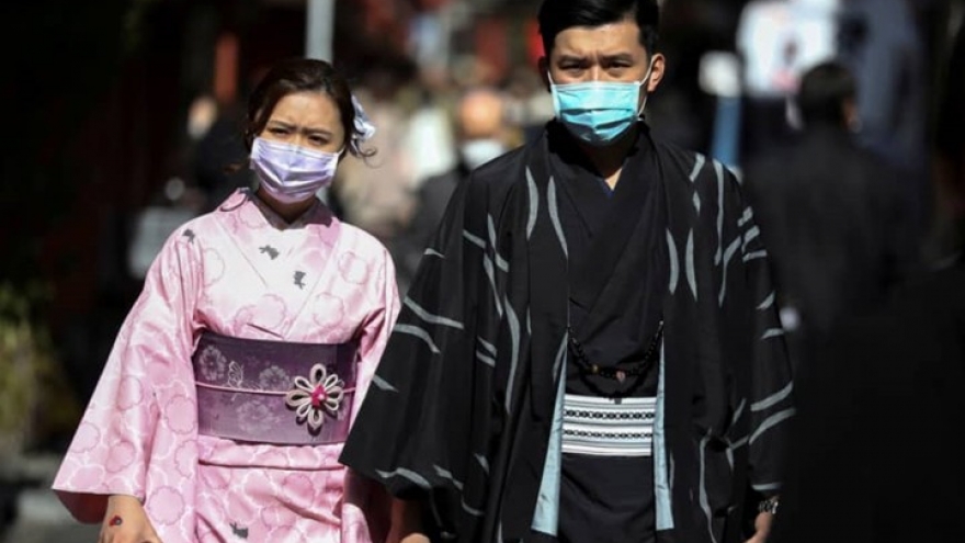 Nhiều tỉnh của Nhật Bản tự tuyên bố tình trạng khẩn cấp do Covid-19