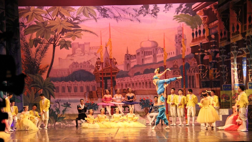 Các nhà hát “nóng lòng” chờ ngày sáng ánh đèn trở lại hậu Covid-19