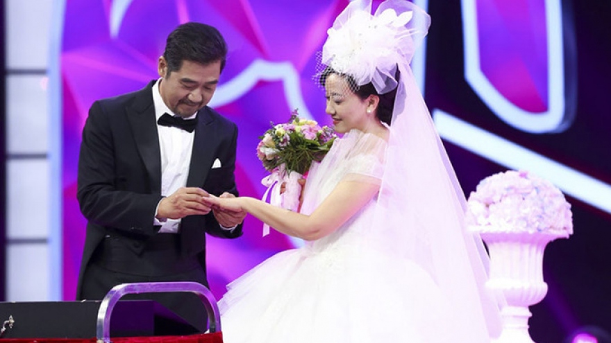 Hôn nhân 31 năm của diễn viên “Tể tướng Lưu Gù“