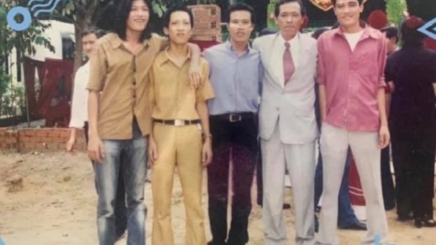 Nhã Phương hào hứng khoe ảnh “siêu gầy” của ông xã 20 năm trước