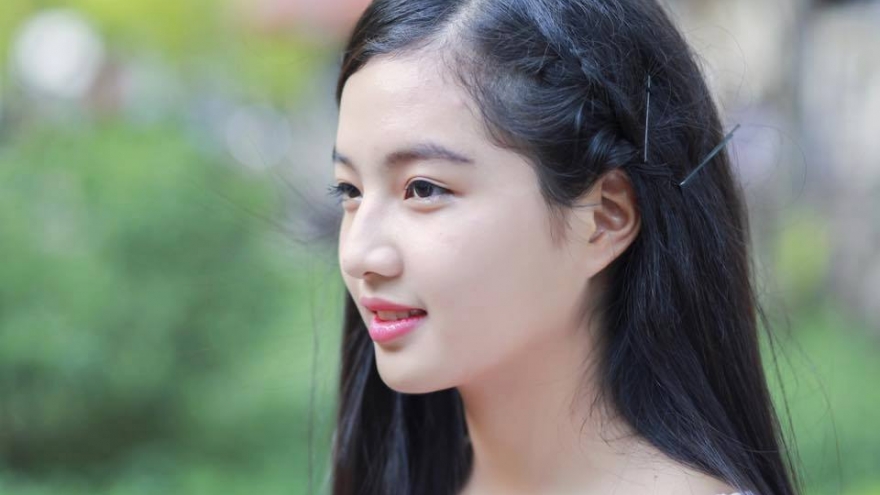 Nhan sắc trong veo tựa sương mai của nữ chính phim Nhà trọ Balanha