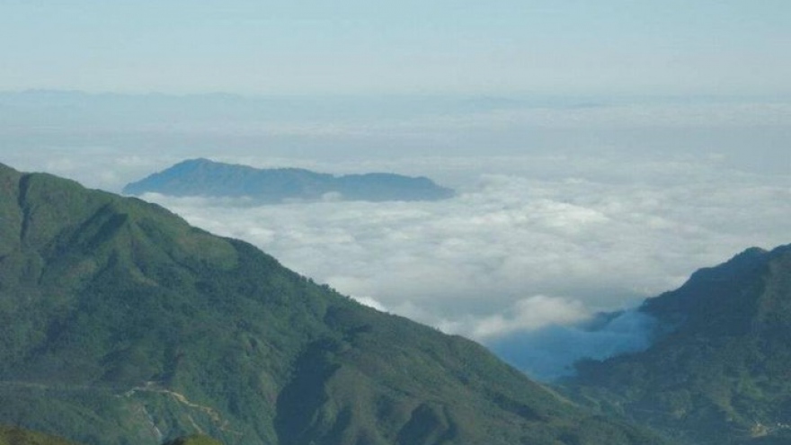 Chiêm ngưỡng vẻ đẹp mờ ảo trên đỉnh Ô Quy Hồ