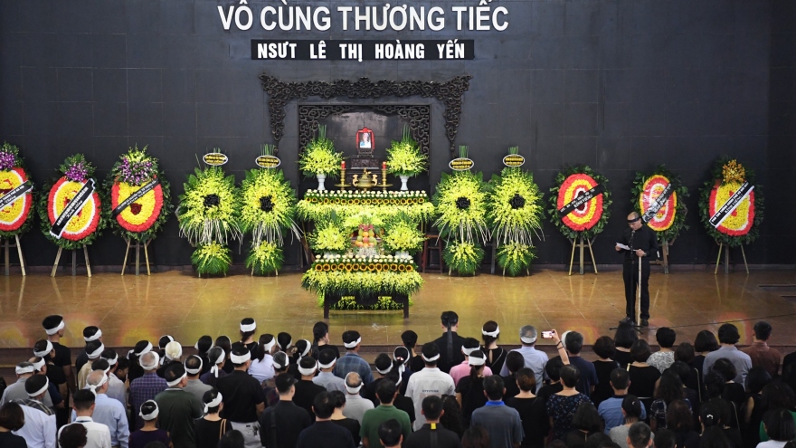“Cuộc sống khó khăn nhưng NSƯT Hoàng Yến luôn làm nghề vì tình yêu“