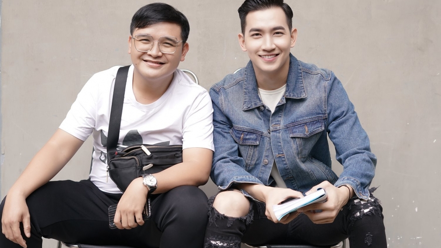 Võ Cảnh làm việc chăm chỉ trong hậu trường phim mới